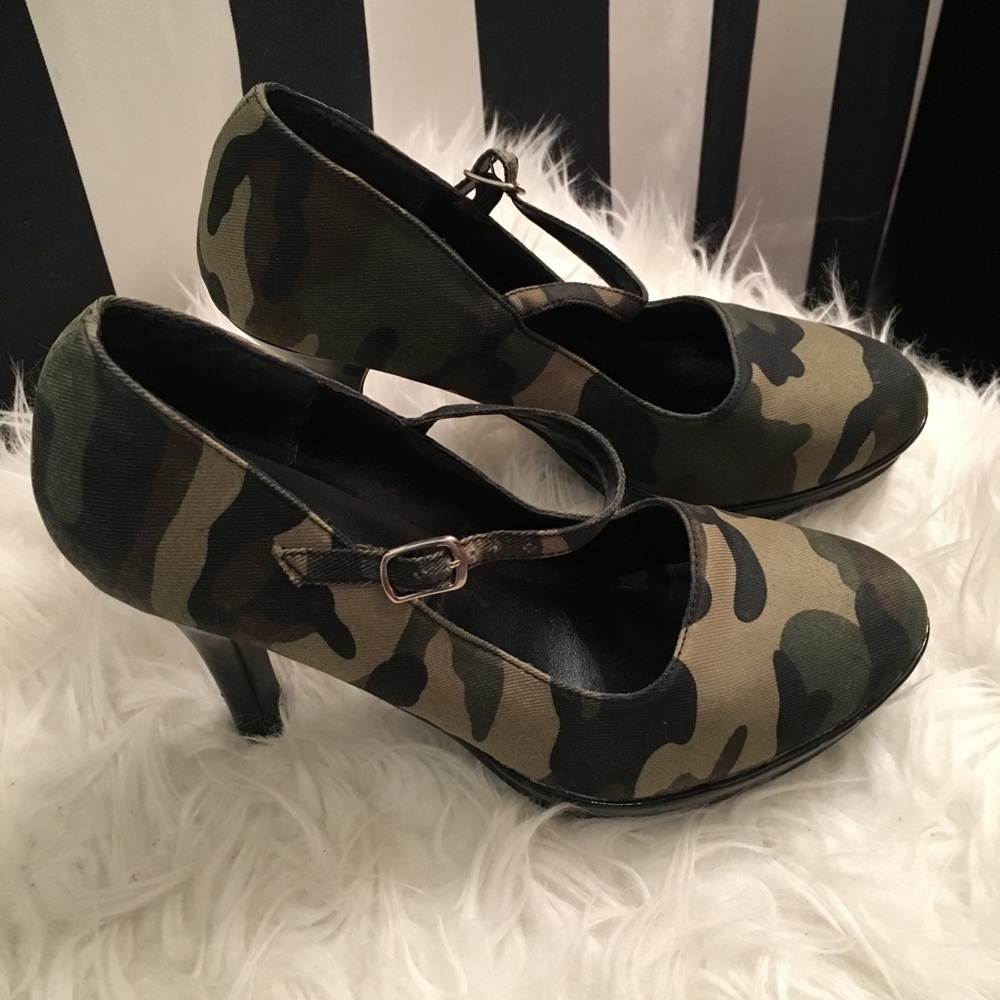 Funtasma 7.5 Camouflage Mary Jane style heel